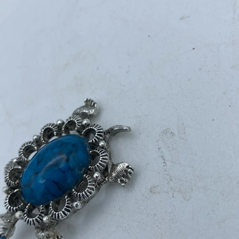 VTG silvertone turtle turquoise color stone by Gerrys pendant brooch pin western